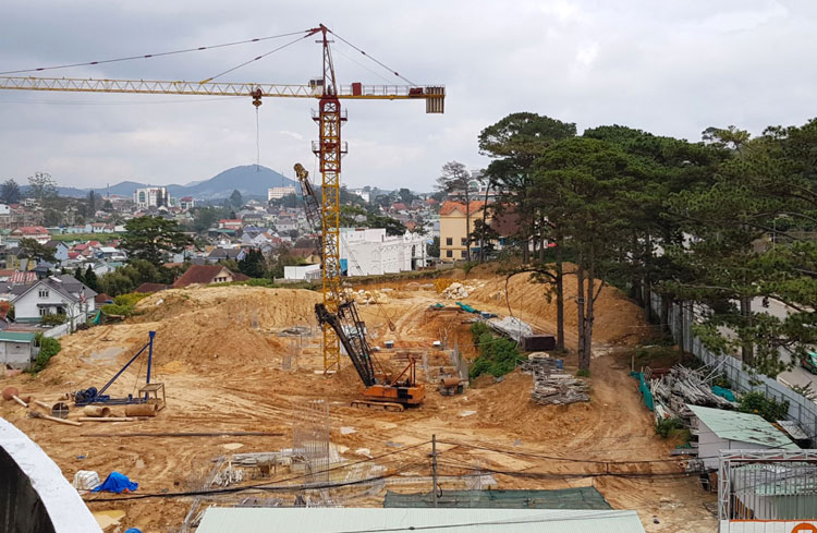 Công trình khách sạn ngàn tỷ bị đình chỉ thi công vì chưa có GPXD tại số 1 đường Hùng Vương, TP Đà Lạt