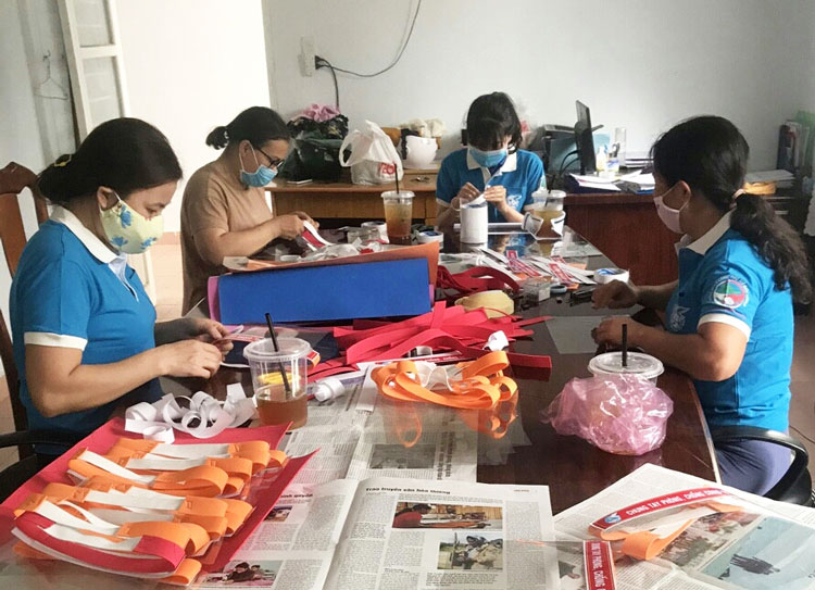 Hội viên phụ nữ ủng hộ quà trị giá 1 tỷ đồng phòng chống dịch Covid-19