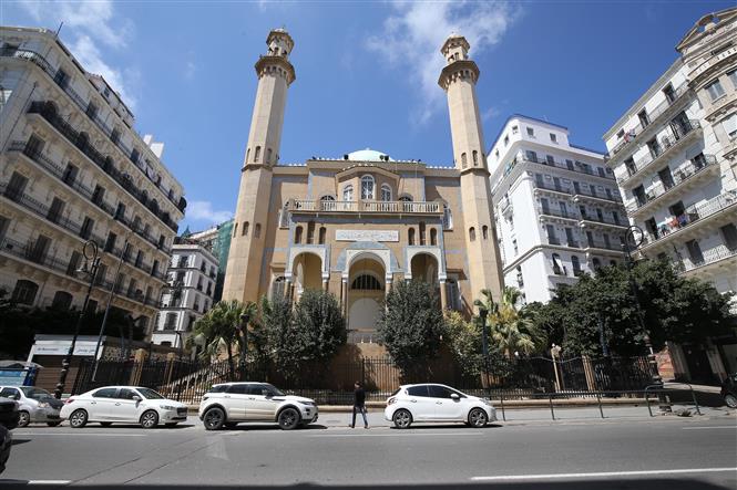 Cảnh vắng vẻ trên đường phố tại Algiers, Algeria ngày 7/4/2020 trong bối cảnh dịch COVID-19 lan rộng
