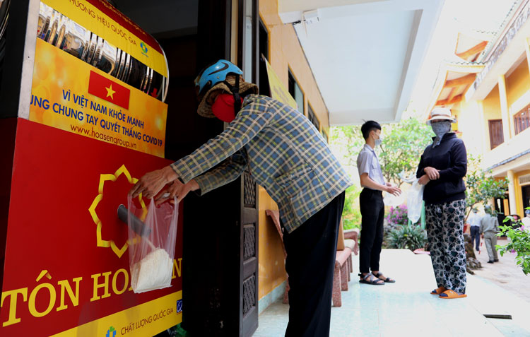 Thêm nhiều điểm phát gạo tự động đi vào hoạt động