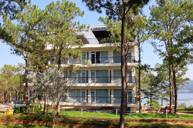 Cưỡng chế thêm 3 công trình không phép tại Dự án Khu nghỉ dưỡng Cereja Hotel &amp; Resort Đà Lạt