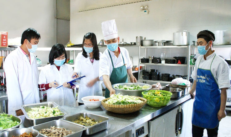 Tăng cường trách nhiệm quản lý nhà nước về an toàn thực phẩm trong tình hình mới