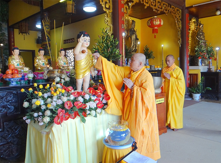 Lễ Phật đản trang nghiêm, thanh tịnh, tập trung không quá 20 người