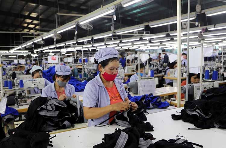 Quan tâm, chăm lo đời sống cho người lao động