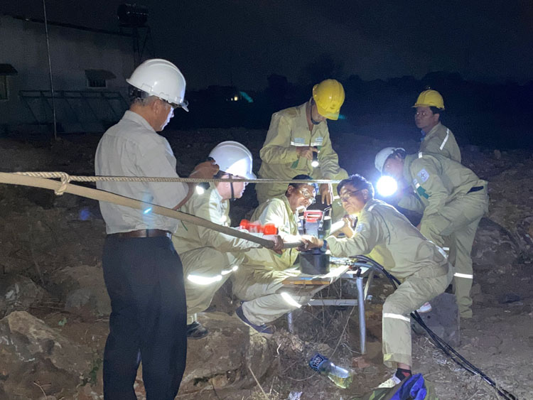 Trắng đêm xử lý sự cố đường dây 220 kV Đức Trọng - Di Linh