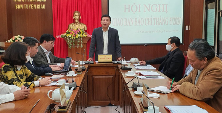 Giao ban báo chí định kỳ tháng 5