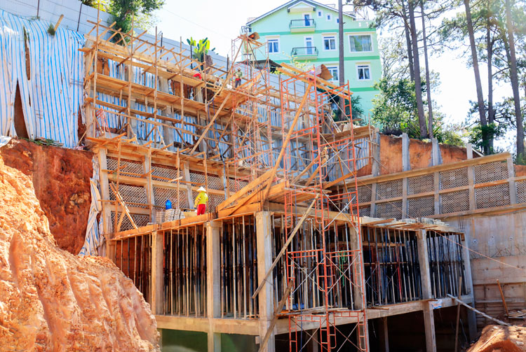 Chủ đầu tư được cấp phép xẻ núi xây khách sạn.