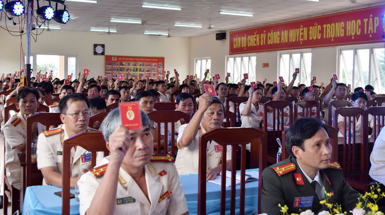 Đại hội Đảng bộ Công an huyện Đức Trọng thí điểm bầu trực tiếp Bí thư