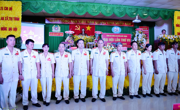 Ra mắt Ban Chấp hành Đảng bộ Công an huyện khóa VII nhiệm kỳ 2020-2025