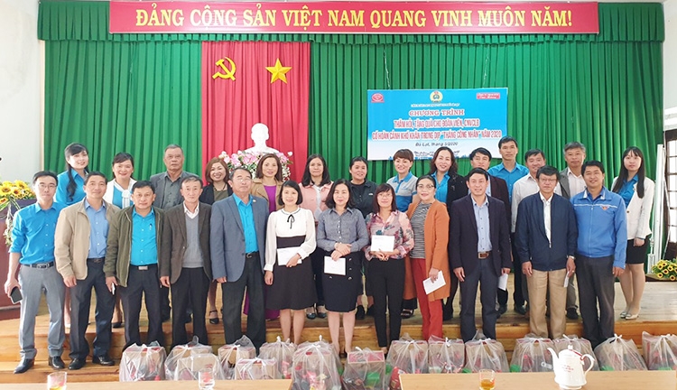 LĐLĐ TP Đà Lạt tổ chức ký kết chương trình "Phúc lợi đoàn viên"