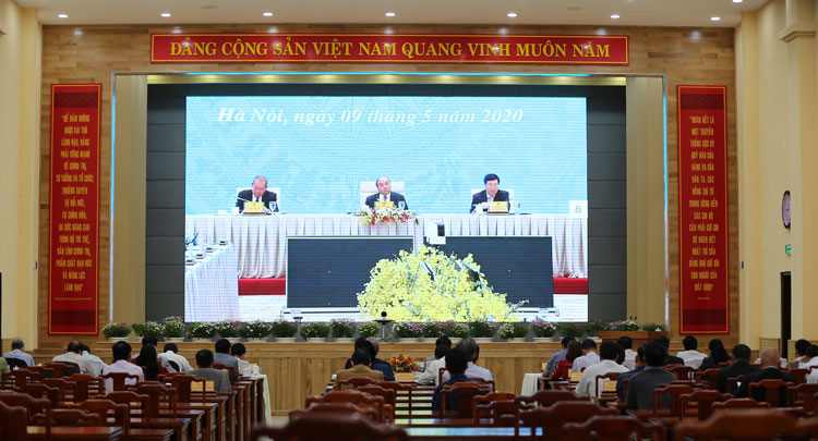 Tại điểm cầu Lâm Đồng có đại diện lãnh đạo Tỉnh ủy, UBND tỉnh, các cơ quan, ban ngành và khoảng 20 doanh nghiệp, hiệp hội