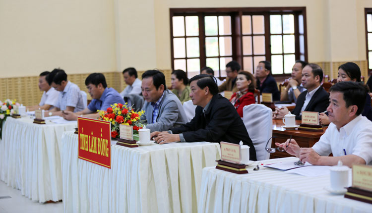 Lãnh đạo tỉnh Lâm Đồng tham dự Hội nghị Thủ tướng với Doanh nghiệp