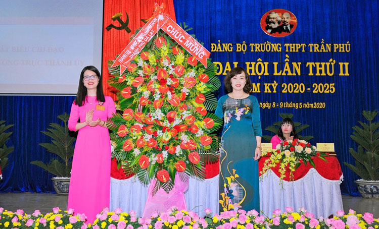 Tổ chức thành công Đại hội Đảng bộ Trường THPT Trần Phú (Đà Lạt) Khóa II, nhiệm kỳ 2020-2025