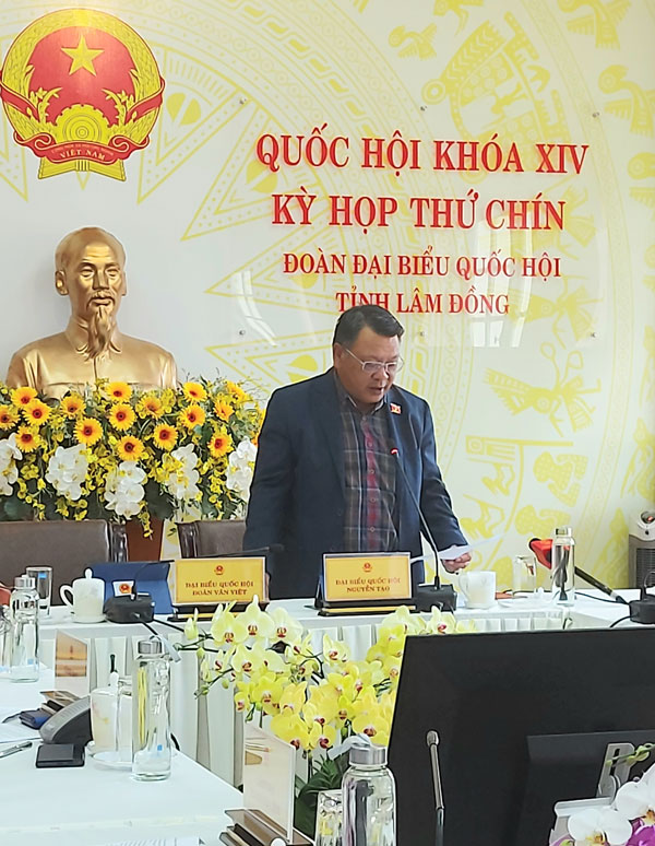ĐBQH Nguyễn Tạo tiến hành thảo luận trực tuyến xoay quanh nhiều ý kiến khác nhau về Dự án Luật Hòa giải, đối thoại tại Tòa án