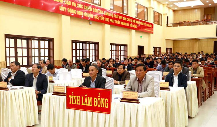 Thông báo kết quả Hội nghị lần thứ 12 Ban Chấp hành Trung ương Đảng khóa XII