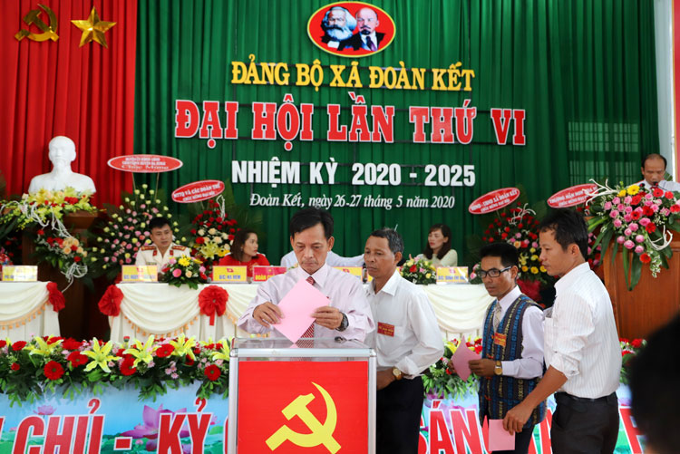Đại hội bỏ phiếu bầu Ban Chấp hành Đảng bộ xã nhiệm kỳ 2020 – 2025