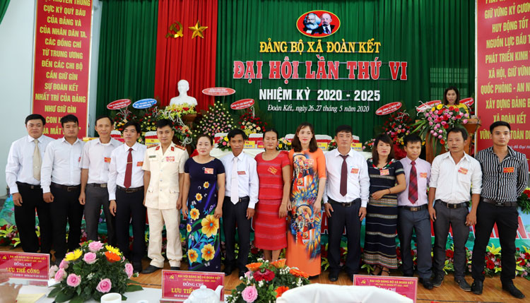 Ban Chấp hành Đảng bộ xã Đoàn Kết nhiệm kỳ 2020 – 2025 ra mắt Đại hội