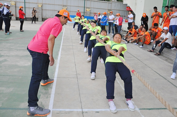 Để các câu lạc bộ thể thao học đường phát triển