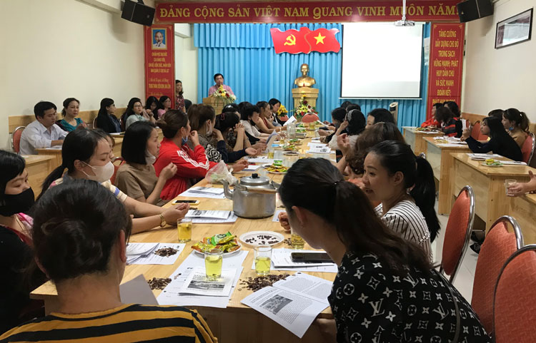 Chị em tiểu thương ngành hàng đặc sản tham dự tọa đàm “Bán hàng theo phong cách người Đà Lạt”
