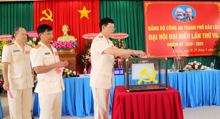 Đại hội bỏ phiếu bầu Ban Chấp hành Đảng bộ Công an TP Bảo Lộc lần thứ VIII, nhiệm kỳ 2020 – 2025
