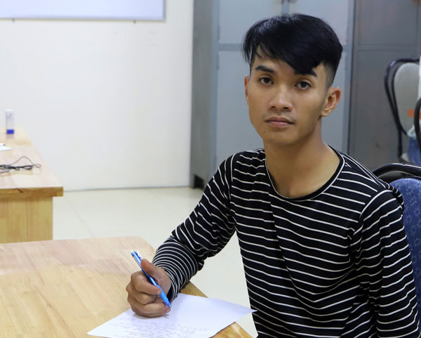 Bắt đối tượng tàng trữ ma túy cất giấu nhiều vũ khí