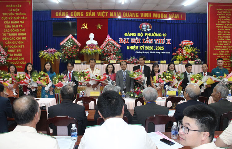 Ban Chấp hành Đảng bộ Phường 12, nhiệm kỳ 2020 – 2025 ra mắt nhận nhiệm vụ mới