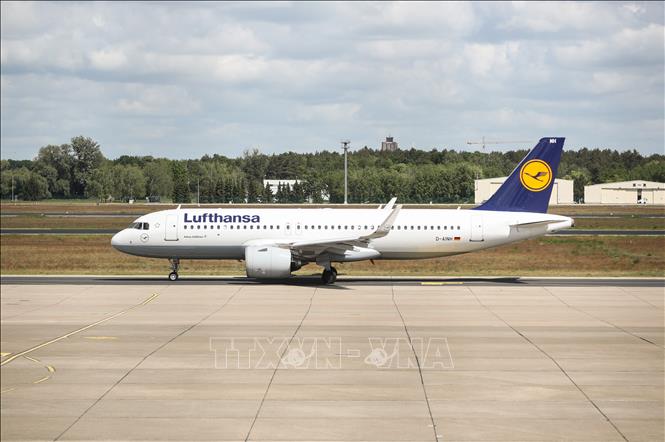 Máy bay của Hãng hàng không Lufthansa tại sân bay Tegel ở Berlin, Đức ngày 26/5