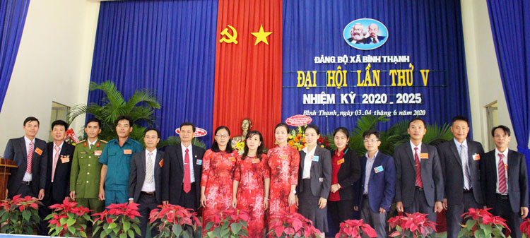 Ban Chấp hành khóa mới ra mắt Đại hội