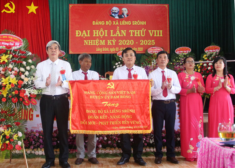 Đại hội đại biểu Đảng bộ xã Liêng S'rônh bầu trực tiếp bí thư Đảng ủy
