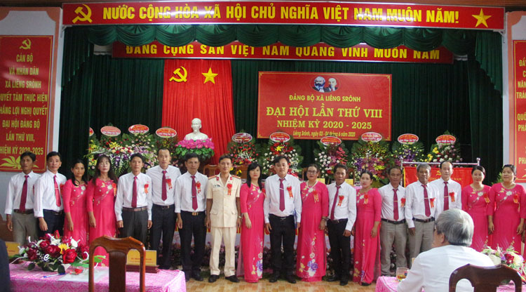 Ra mắt Ban chấp hành khóa mới và đoàn đại biểu đi dự Đại hội cấp trên 