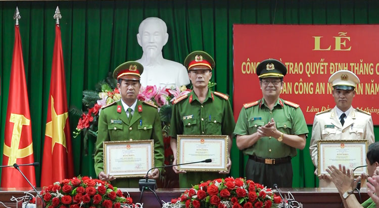 Nhiều tập thể, cá nhân ngành Công an Lâm Đồng được khen thưởng