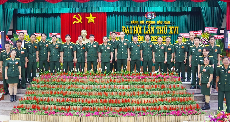 BCH Đảng bộ Phòng Hậu cần và đại biểu đi dự đại hội cấp trên ra mắt đại hội