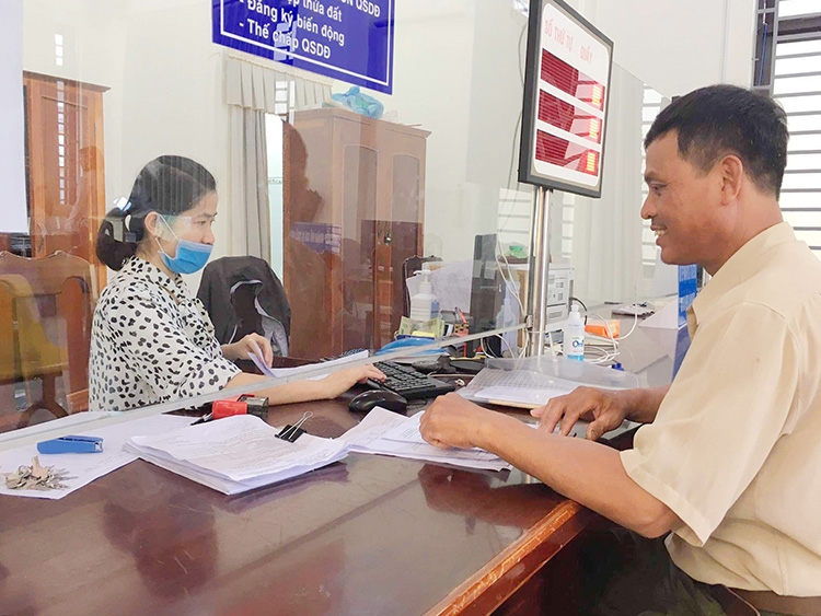 Đạ Huoai: Nhiều nỗ lực trong cải cách hành chính