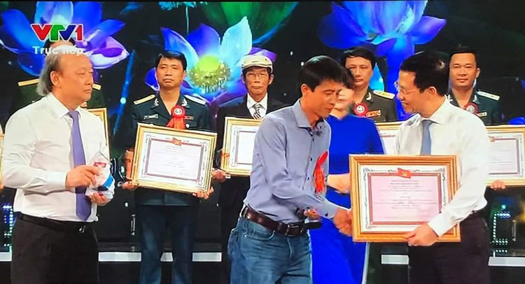 Chúng tôi làm phim học tập và làm theo lời Bác