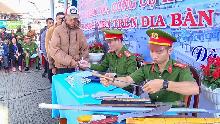 Ghi nhận qua đợt cao điểm vận động toàn dân giao nộp vũ khí, vật liệu nổ, công cụ hỗ trợ