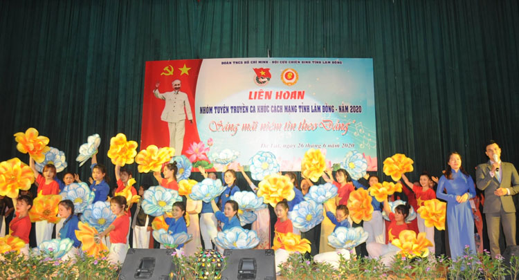 Tiết mục biểu diễn tại Liên hoan