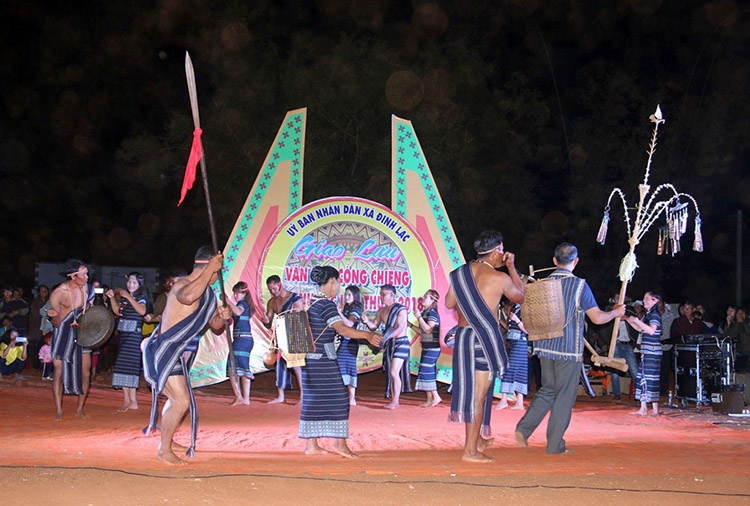 Giữ tiếng chiêng ở lại bon, làng