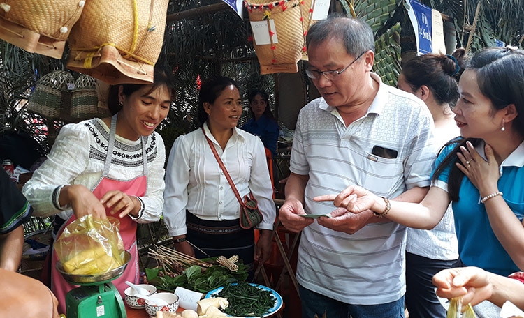 Phiên chợ vùng cao Di Linh