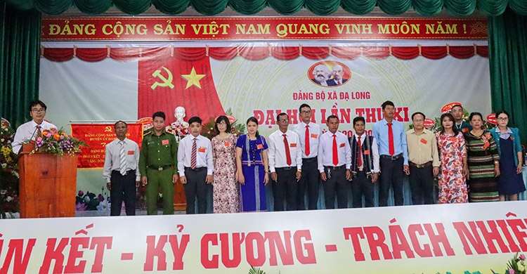 Công tác cán bộ là then chốt của then chốt (bài 2)