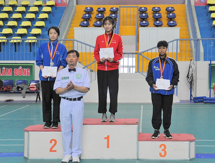 Các VĐV dẫn đầu trong đối kháng nữ hạng cân 48 - 52 kg