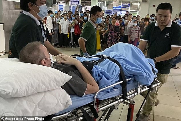 Phi công Anh khỏe mạnh về quê nhà, biểu tượng cho thành công của Việt Nam trong phòng chống đại dịch
