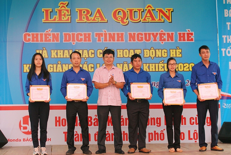 Bảo Lộc: Ra quân chiến dịch tình nguyện hè