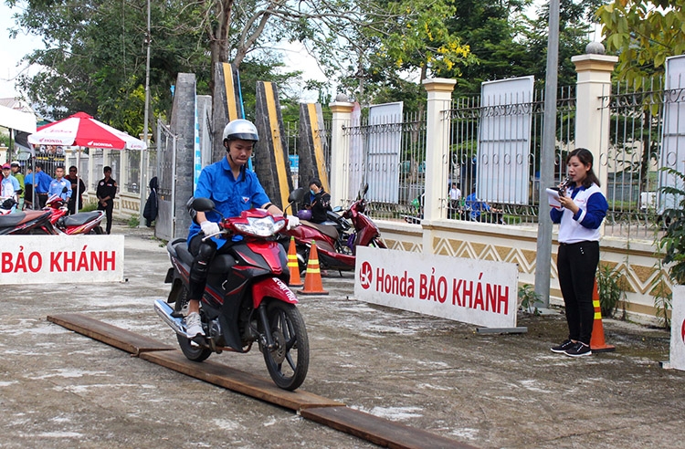 Tập huấn các kỹ năng cho thanh niên