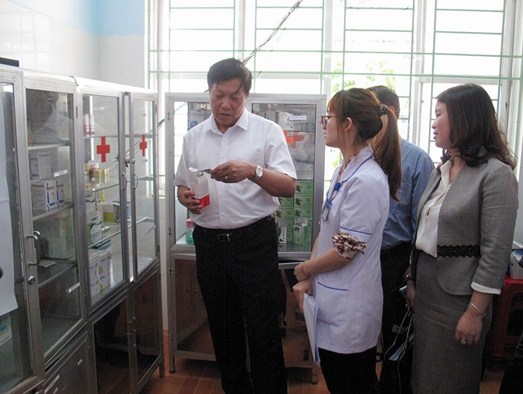 Củng cố mạng lưới y tế cơ sở trong tình hình mới