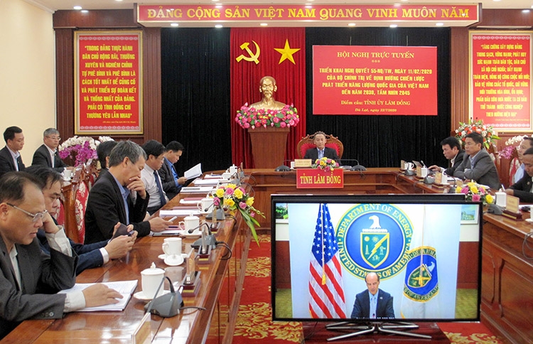 Thứ trưởng Bộ Năng lượng Hoa Kỳ trình bày tham luận trực tuyến tại phiên khai mạc Diễn đàn năng lượng Việt Nam năm 2020