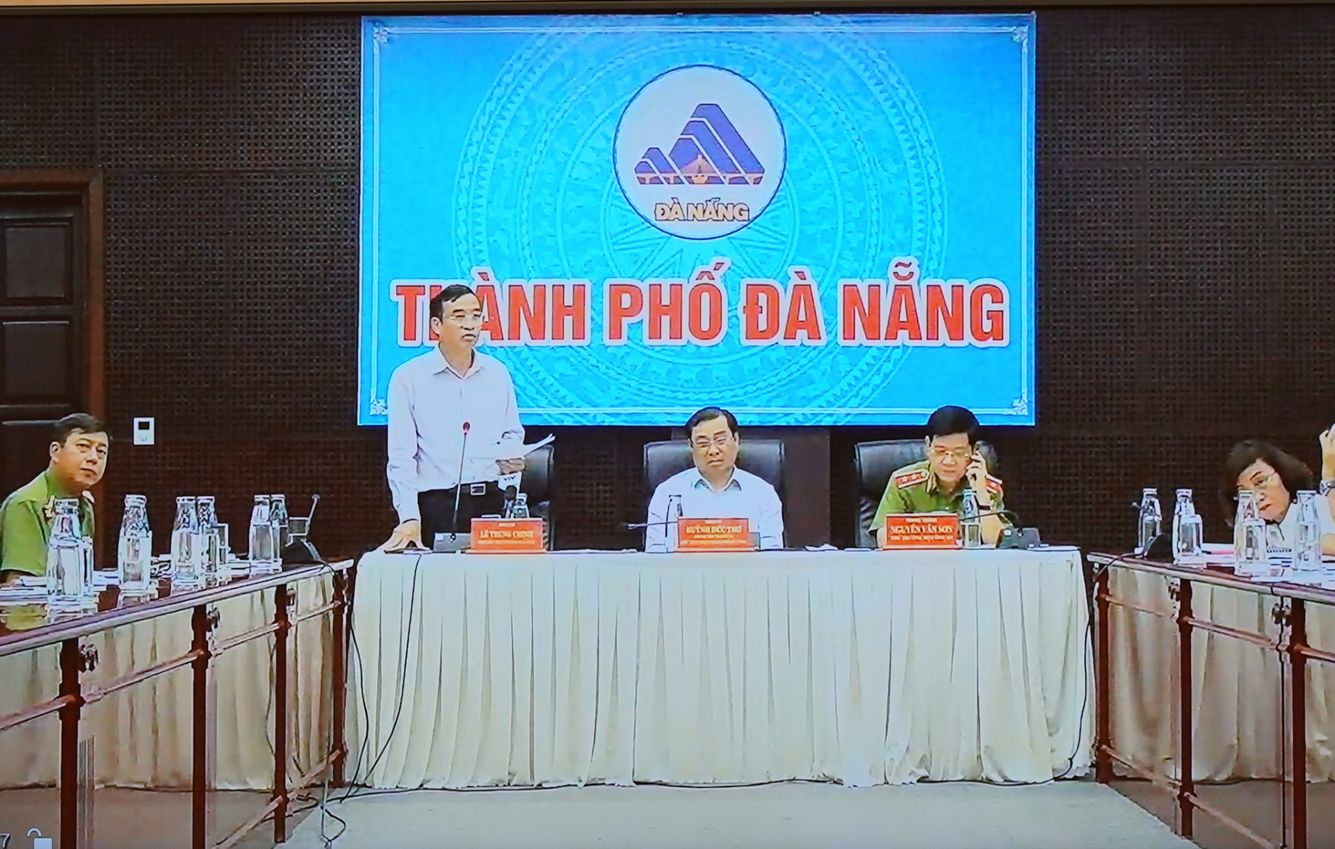 Lãnh đạo Thành phố Đà Nẵng báo cáo trực tuyến tại cuộc họp