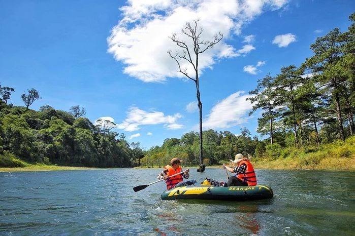 Vẻ đẹp yên bình hồ Tuyền Lâm