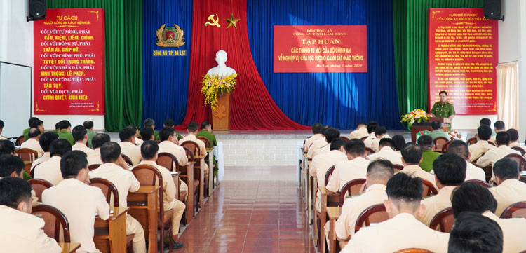 Toàn cảnh buổi tập huấn