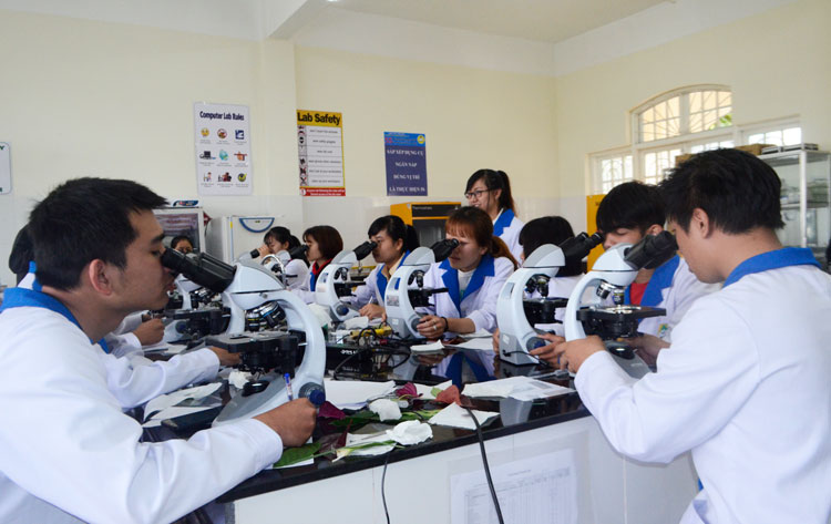 Học sinh vừa tốt nghiệp THCS đăng ký học Trung cấp tại Trường Cao đẳng Nghề Đà Lạt sẽ được miễn học phí