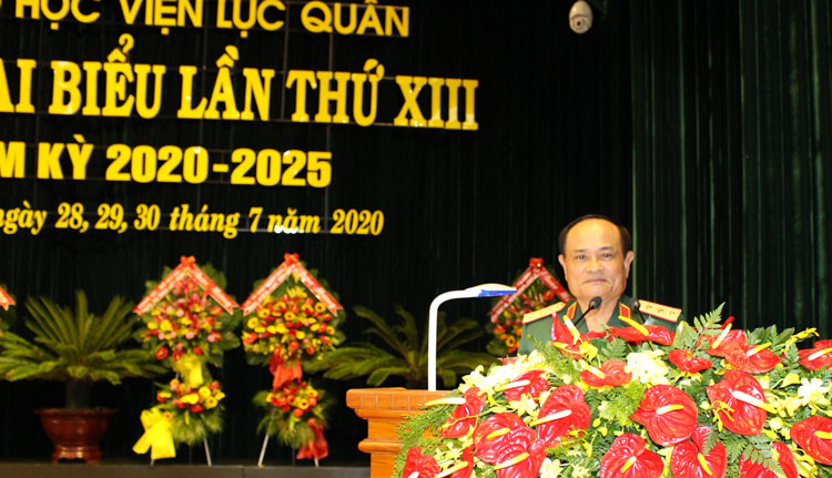 Thượng tướng Nguyễn Phương Nam- Ủy viên Trung ương Đảng, Ủy viên Quân ủy Trung ương – Phó Tổng Tham mưu trưởng Quân đội nhân dân Việt Nam tham dự và phát biểu chỉ đạo tại đại hội